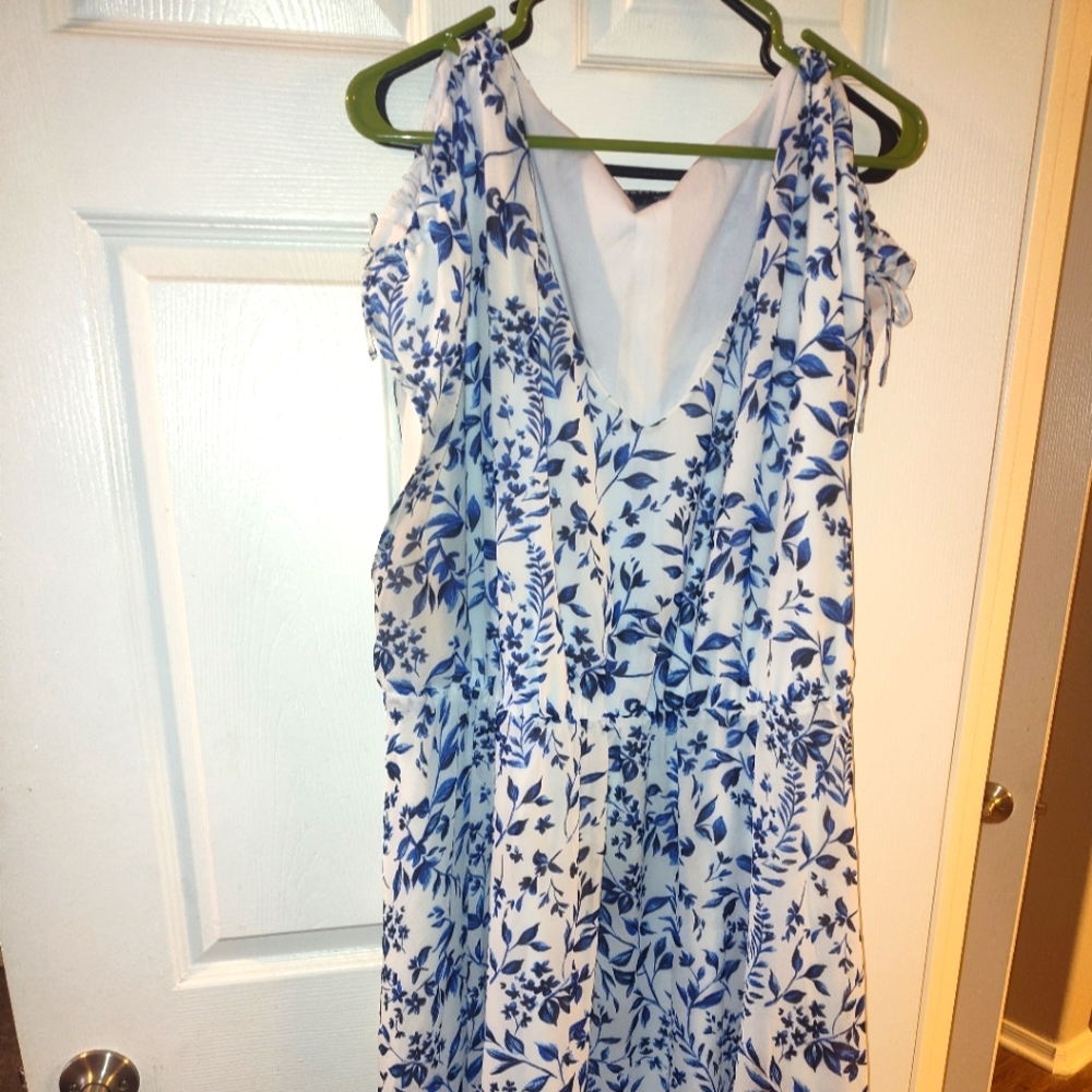 Torrid Cold Shoulder Floral Lightweight Midi Dress Size 4